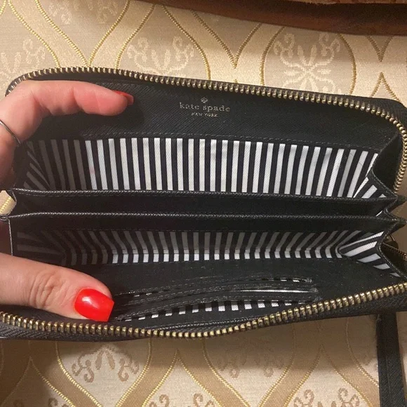 KATE SPADE CLUTCH/wallet - Picture 3 of 3